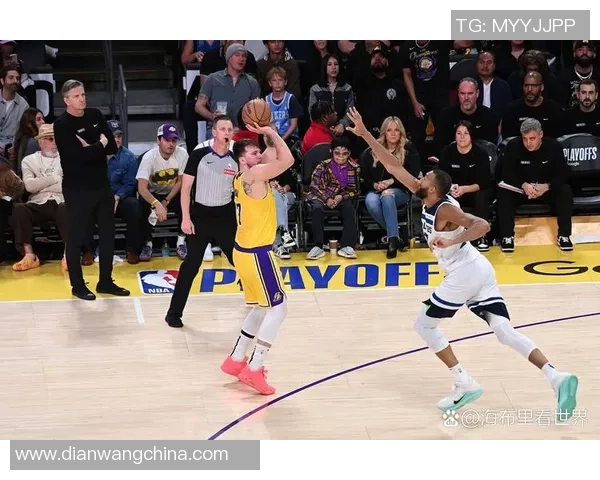 2012年NBA季后赛雷霆与湖人第四场对决精彩回顾与赛后分析