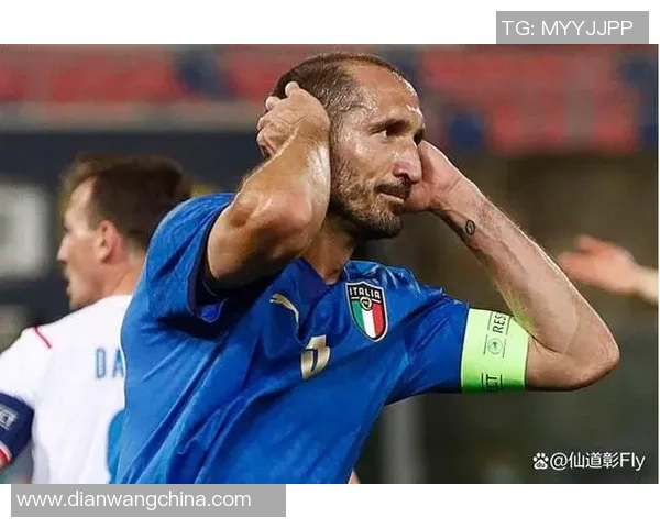 伊万诺维奇与基耶利尼场上冲突引发热议两位球员的激烈对抗背后故事揭秘