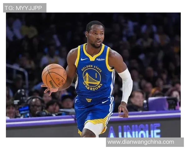 德雷蒙德·格林、吉米·巴特勒为勇士队的乔纳森·库明加立规则 德雷蒙德·格林、吉米·巴特勒为勇士队的乔纳森·库明加立规则